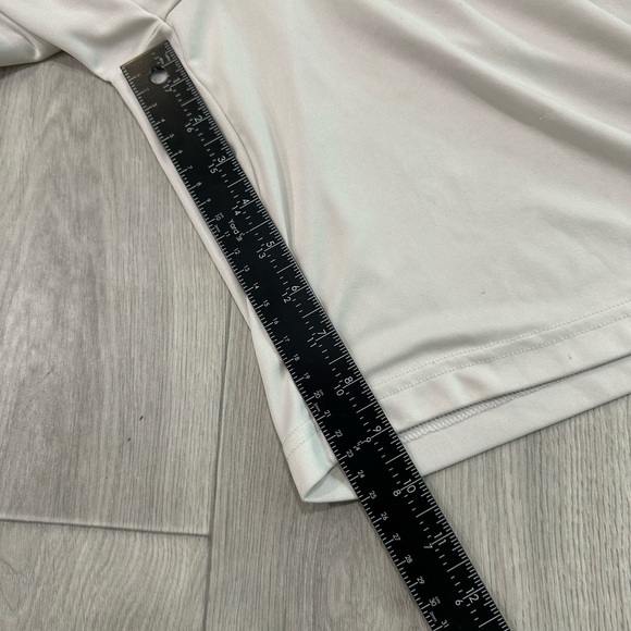 White Under Armour Heatgear Shorts - Picture 5 of 6